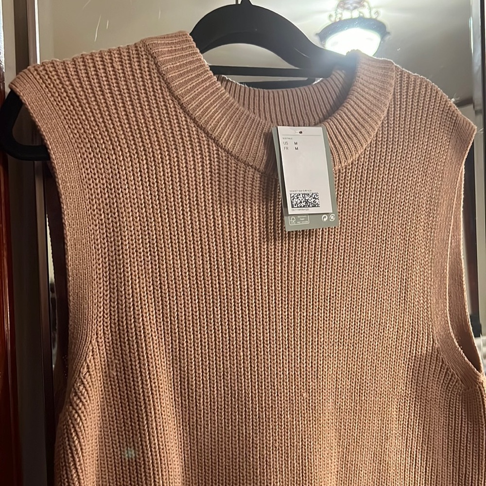 Sweater vest
